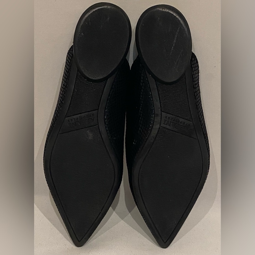 Alfani Women’s Serrise Faux Snake Skin Black Pointed
Toe Flat Mules Size 6.5M - Picture 8 of 13